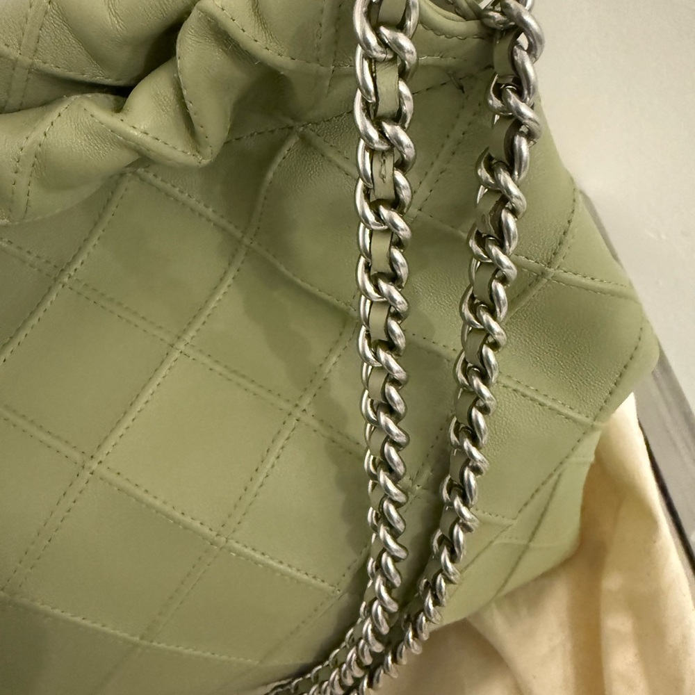 TORY BURCH GREEN FLEMING SOFT HOBO BAG - Picture 5 of 9